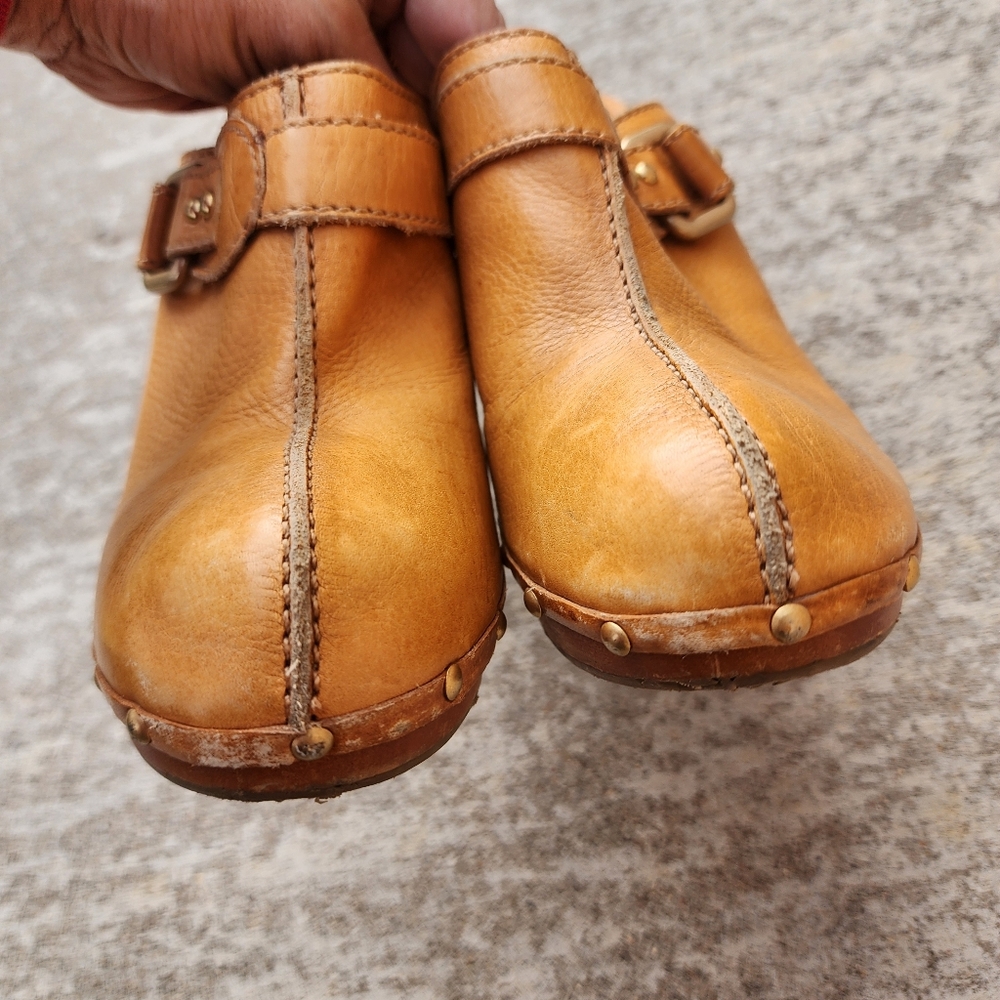 ANTONIO MELANI Tan Leather Studded Heeled Mules - Picture 3 of 8